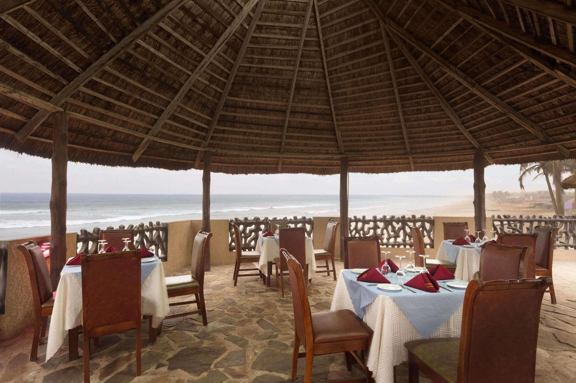 Ramada Resort Accra Exteriör bild