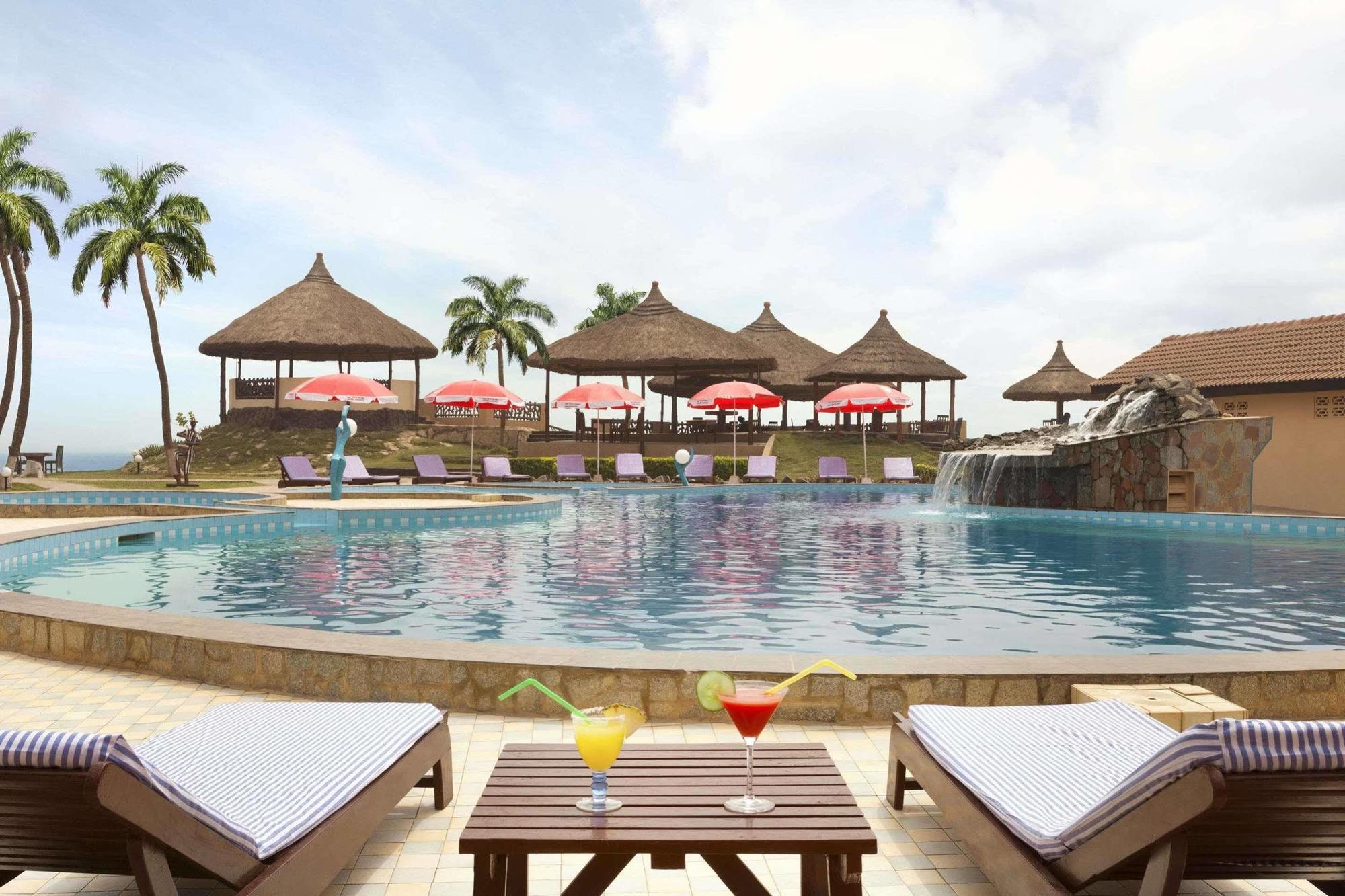 Ramada Resort Accra Exteriör bild