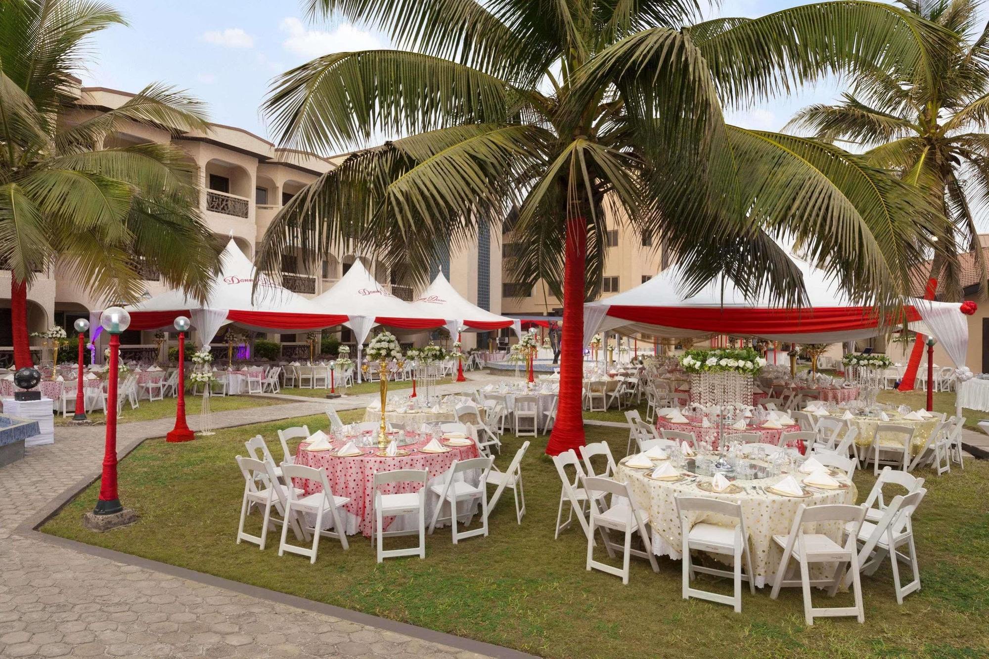 Ramada Resort Accra Exteriör bild