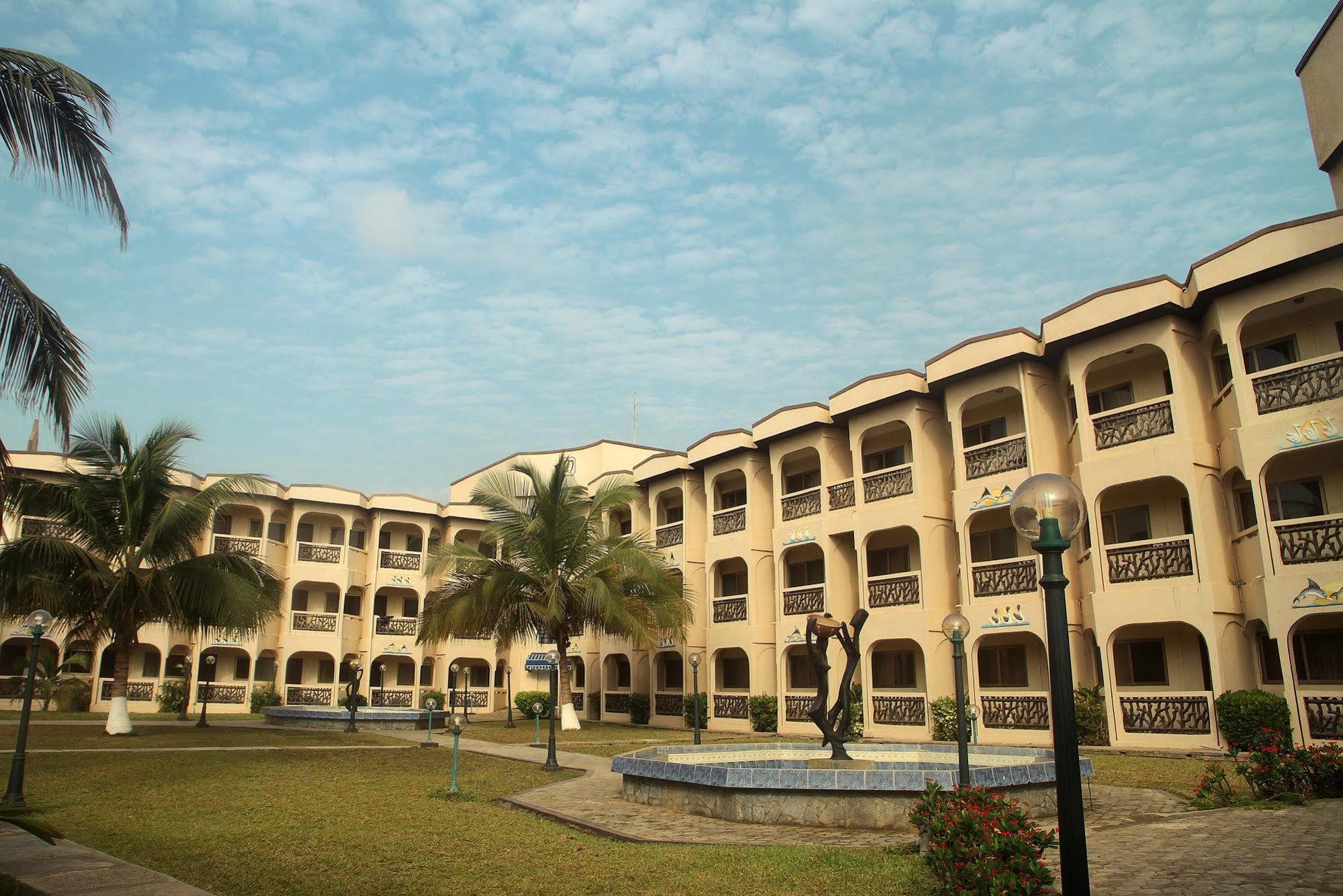 Ramada Resort Accra Exteriör bild